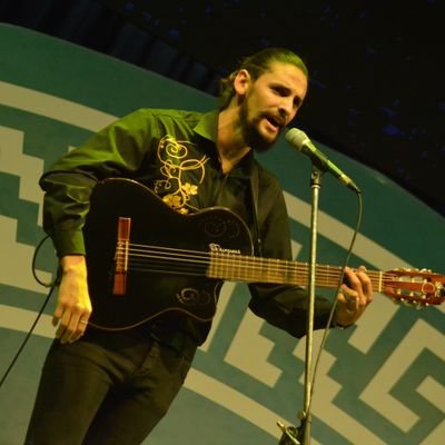 EmanuelEscan96's profile picture. Músico y cantante de 《Cantares De Hoy》🎶
- Profesor de Educación Física