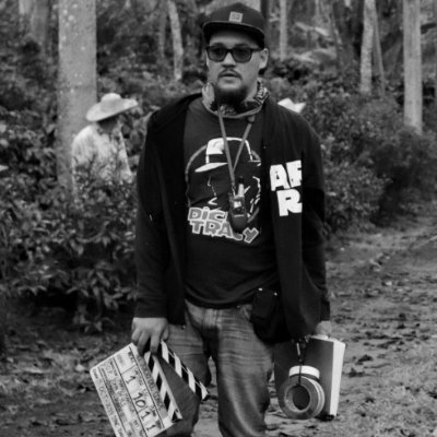 Convirtiendo las historias en mi propio universo narrativo🎥
Realizador Audiovisual - Director - 1AD
https://t.co/ZONuoEhXuI
https://t.co/0mUdpE9cwA
