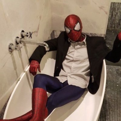 fezccoo's profile picture. failed human