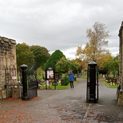 The Friends group supports the work of Edinburgh Council by volunteers keeping the cemetery clean and tidy. Look out for bird and bat boxes too!