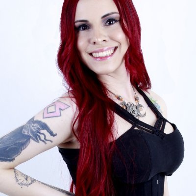 🌙 Bruxa neopagã
⭐Streamer
💜 Apaixonada por filmes, séries e games
🗝️ Atriz e Dubladora
🔥Business: ingrid_campanini@hotmail.com