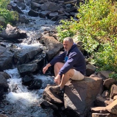 Helping businesses grow and prosper through powerful PR. Neglectful plant parent, 80's music aficionado, tree hugger, Emersonian, Bostonian, dreamer.