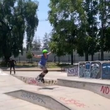 fuentesrdaniela's profile picture. Kinesióloga en tiempos de Covid , especialista en piso pélvico, donante de órganos, mamá de Nicolás, comedora de papitas 🍟
#lasaludesunderecho ❣️