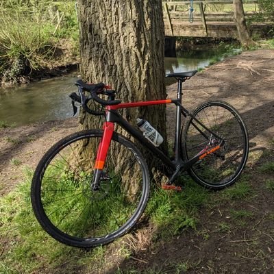 Gravel biking, punk rocking, snooker playing, shit golfing, chilli growing, wannabe ukulele master.
On-One : Space Chicken