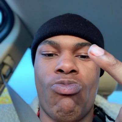 meechyunknown's profile picture. •M33CHY  •follow me on IG: @icedout_.d