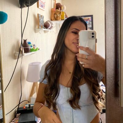 MilaSalinas03's profile picture. Trabajo en un hotel aveces nos tengo vida pero me mantengo feliz 💛. Quisiera más playa en mis días y muchos Gin Tonic . Sígueme para mas recetas. #Hotelier