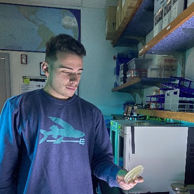 tommy_demarco's profile picture. BS Marine Biology, RWU ‘21 | Pinniped and Penguin Trainer | Sharp lab alum | (he/him/his)