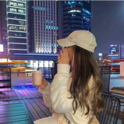 nrshs2098's profile picture. أنا دائماً الطرف البعيد المُختلف الذي لايُشبه شيئاً ولا ينتمي إلا لذاته فقط ✨