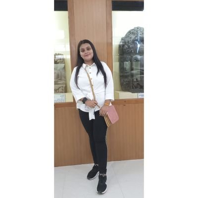 Shivii378's profile picture. Indic 🇮🇳 
Student