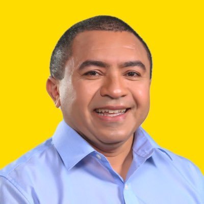 Vereador eleito no ano de 2012 e reeleito em 2016/2020 em Campina Grande. Líder do governo municipal. Cristão.