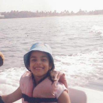 xnushka's profile picture. Idiot