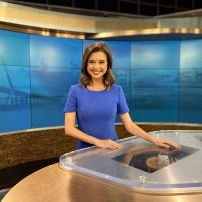 Evening News Anchor at @live5news in Charleston, SC ☀️•Emmy, Murrow, AP award-winning journalist 🎥 •Wife 👩‍❤️‍💋‍👨 •@UF Alum 🐊 •Former Verified Journalist