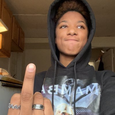 Loves music 🎶 , chill 🤪, funny 🤣, cool 😎 , 16, pansexual 🏳️🌈, Transgender 🏳️⚧️, Taken