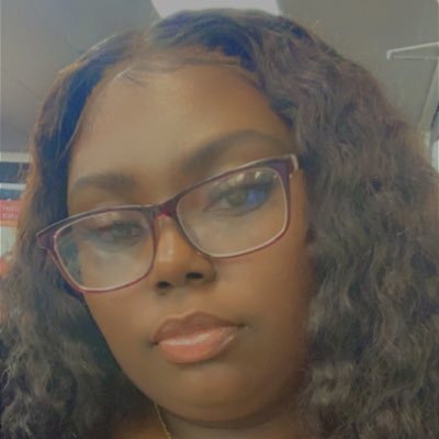 DeanieeBeaniee's profile picture. 