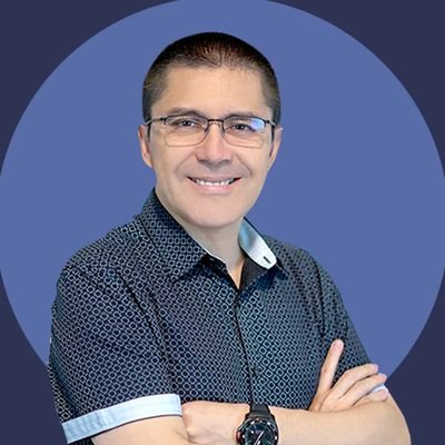 🔖📺CEO https://t.co/QNxMcGzUxC
Productor de televisión, especialista en reinvención, reestructuración y rentabilización de medios televisivos