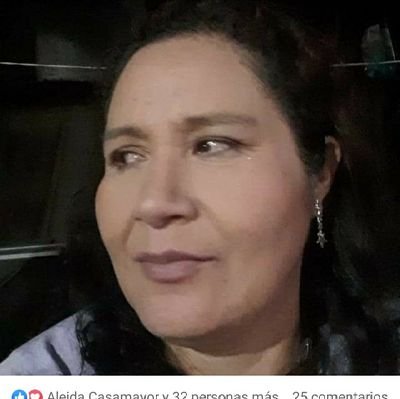 Peruana , con el corazón Chileno , madre , hija , de derecha