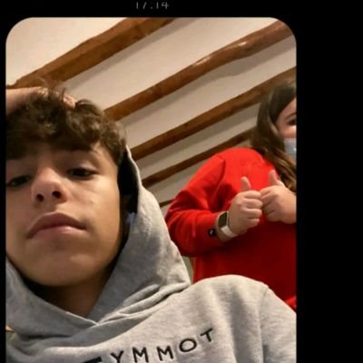 @cfgandesa
17😳
@paaaalau_ (instagram)