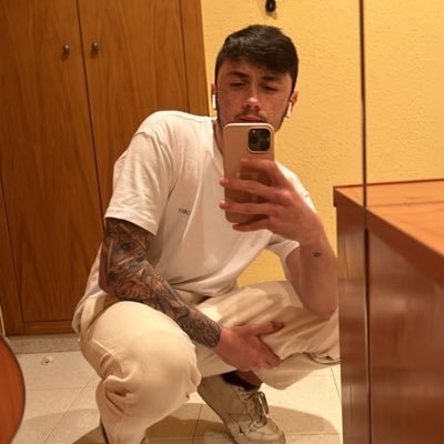 Adrii69fg's profile picture. 🙁