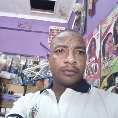 TON32000's profile picture. technician/freelancer