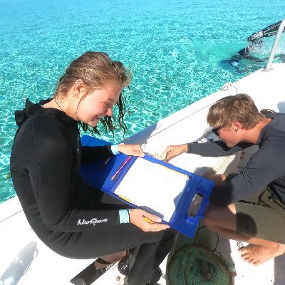 studying mixotrophy and phytoplankton physiology at @UGA_MarineSci. @MichiganEarth alum, diver, avid water enthusiast, she/her/hey you