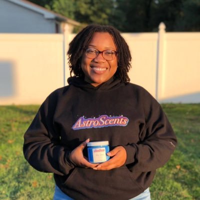 Aromatherapy Candles 🕯#blackownedbusiness✨Owner: @astro_erica ✨Scents to bring you to your own space🌌💫
