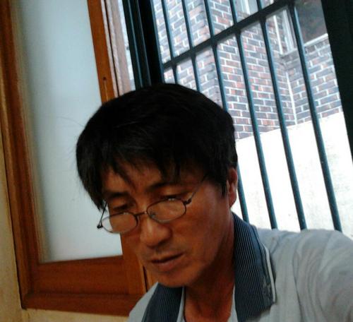 han30000's profile picture. 안녕하세요.
세월이 유수같다고하나요.
어느듯 60을바라보는 장년입니다.
모두들 쇼설이니 트위트니 하기에저도 늦게나마입문하게 되었읍니다.
많은것이부족하드라도 지도편달바라며 많은정보공유 노력해보겠읍니다.
아~관심분야 딱히관심분야는 없고술좋아하고 트롯을즐기는...