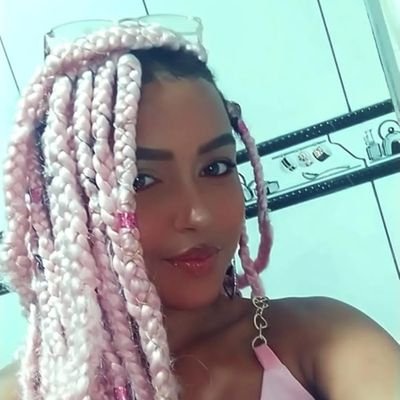 Rafacaroline02's profile picture. 