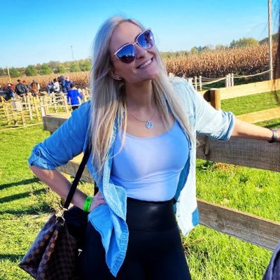 bluehotstars's profile picture. 