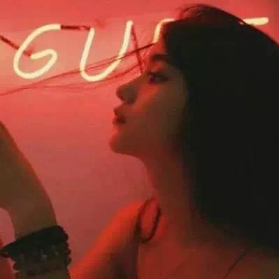 MengQily's profile picture. 