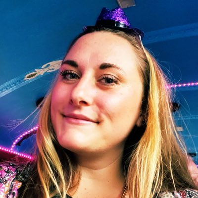 megantooguccii's profile picture. nothing of importance, most likely laughing to myself while watching cat videos