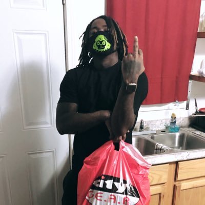 Reshad A Yung nigga That love clothes Money And Ink Family First .. JUst a Dread Head With a lot of ink Follow Me last page got Hacked. Team Designer