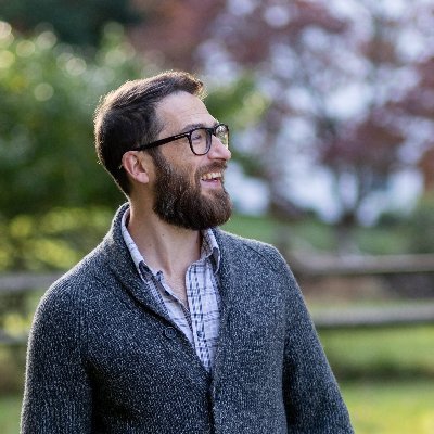 TheFoliage's profile picture. Prefer movement and trees. Love making the future more helpful and inclusive, so I lead content teams @meta (previously @wealthfront, @zenefits)