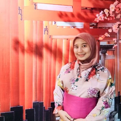 kumala_lkh's profile picture. It hasn't been easy, but it starts with a commitment to yourself! || Busy,tired,happy,blessed Allah.