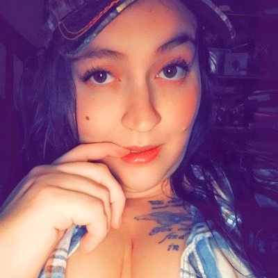 That_KimmieGirl's profile picture. Sassy brat, lover, free spirit, doesn’t take crap from anyone. Typical country girl with a big heart. Boots, class, and a whole lotta sass. Y'all know ❤✌