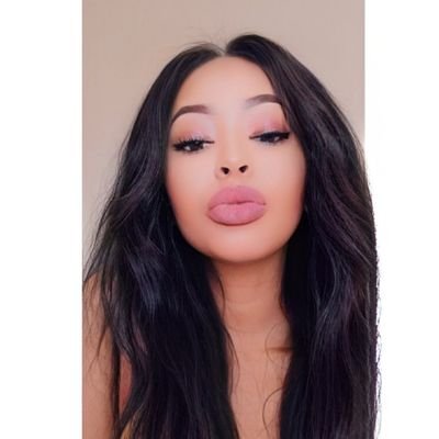 Qtee_P's profile picture. •Humble on the outside, Confident on the inside•Marketing Management Graduate• God's blessing• Sphaphi• Paper cut survivor• One day is ONE day stru•