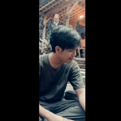 Blehh50154877's profile picture. Gaada apa2 disini,
Yang ada cuma rasaku padamu