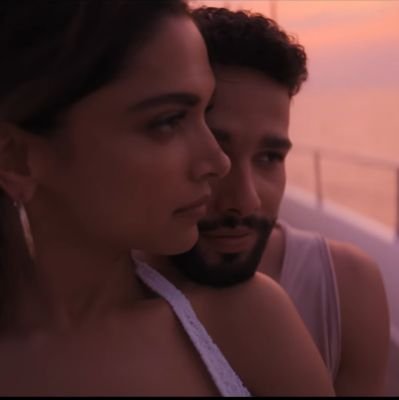 siddhant chaturvedi's gf (real) / zain's hoe