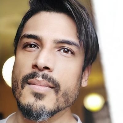 Clarity1981R's profile picture. Gaymer, Creative Strategy Director, POC & fan all things geek🎮 https://t.co/F1m8W3ySnz ❤🌈 IG: Gaygrimalkinverse 🤗 #blacklivesmatter ✊🏾❤ 🏳️‍🌈