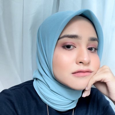Korean Language Teacher, and just your friendly virtual neighbor • Was @kyeongsew •