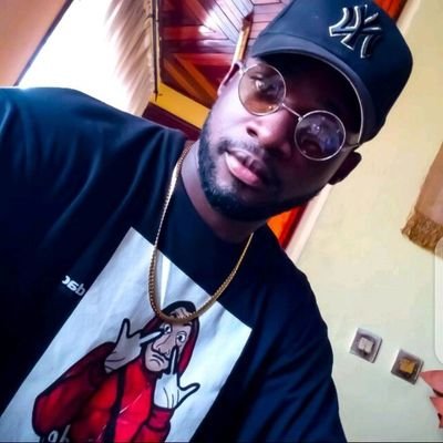 Majestyfobe's profile picture. Medical student in love with graphic designing, event planning, music, and modeling