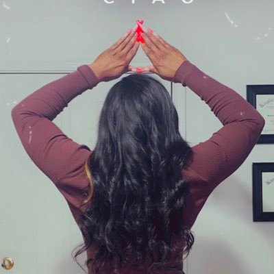 Modelmaterial35's profile picture. 