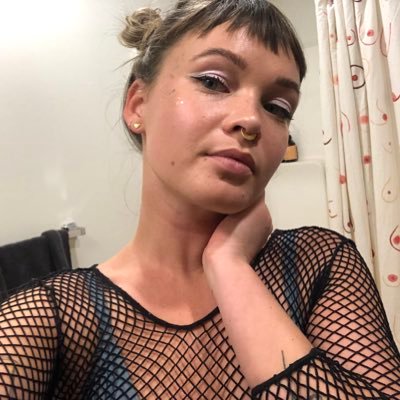 smolmollss's profile picture. 