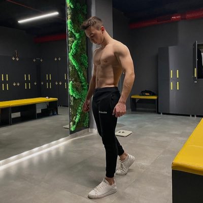tanerdamarr's profile picture. kurabiye var simit var neye bakıyon