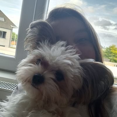 ElifCaylaksevd1's profile picture. 