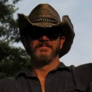 _daubie's profile picture. Husband/Dad/Cook/Foodie/Traveler
.NET/React Developer
(will center divs for food)
Currently listening to either Dvořák, Curtis Mayfield, or Volbeat