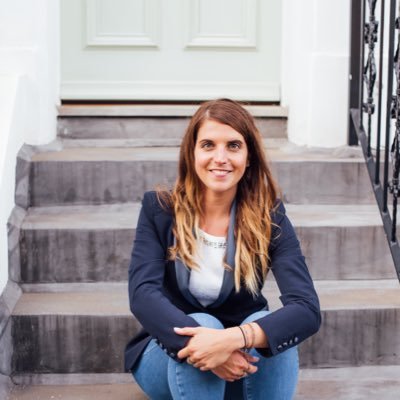 Writer, Hypnotherapist, Mindfulness Teacher & Founder of Women MAKE Stories. I offer hypnotherapy sessions and writing & mindfulness workshops to women.