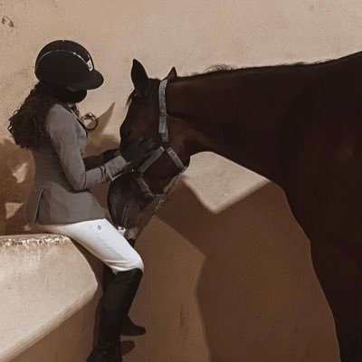 712II's profile picture. اللهم ارزقني وارزق مني.