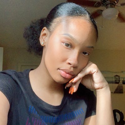 I’m working as a freelancer on Twitter. I'm a professional Graphics Designer |2D 3D Animator |Web Designer |Twitch Artist✨❤
Email: oliviagreengfx@gmail.com
