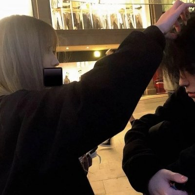 fuxiangyucheng1's profile picture. 一群全身裹满了泥巴的日本人跳入温泉。