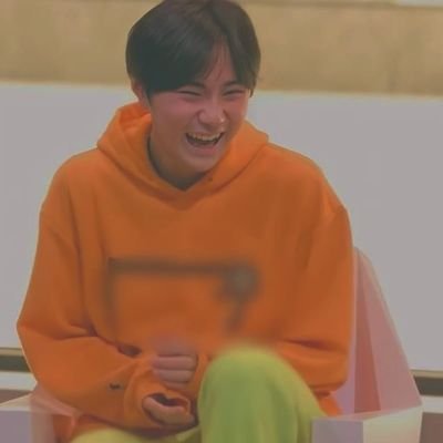 š”š„Crying over daniel 24/7
A account that dedicated for Donggyu